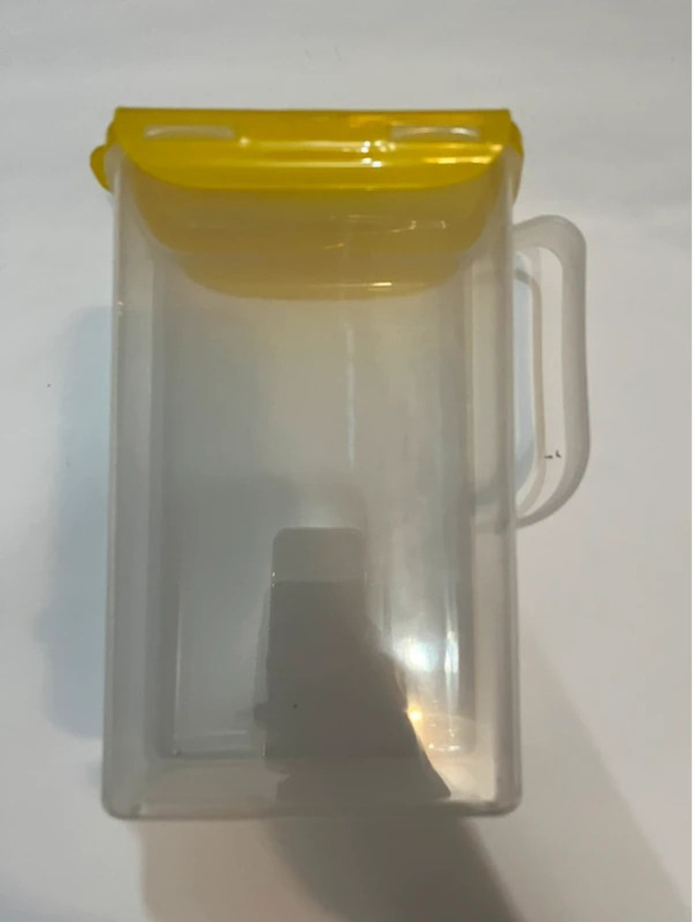 Plastic storage containers with snap lid